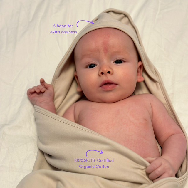 Blanket with snuggle hood - white