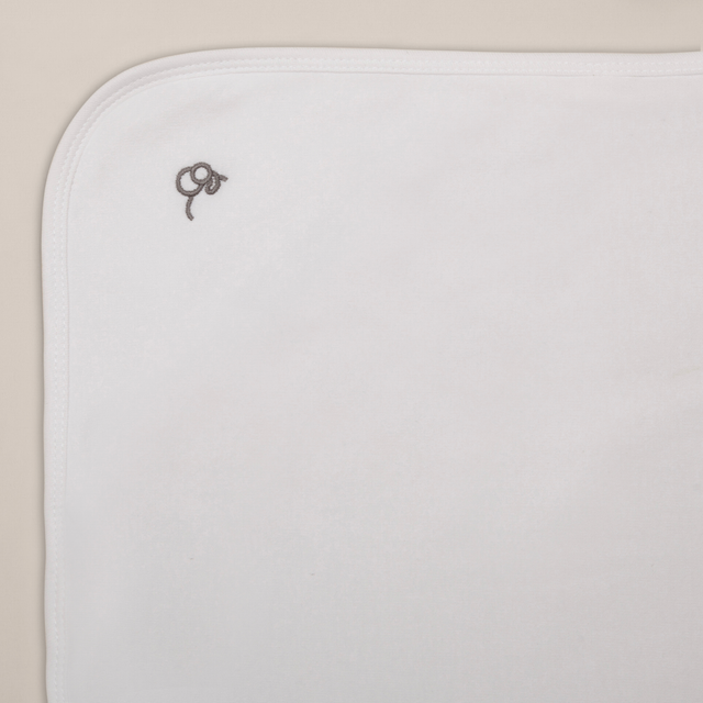 Blanket with snuggle hood - white