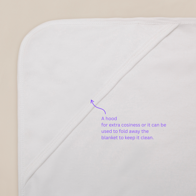 Blanket with snuggle hood - white
