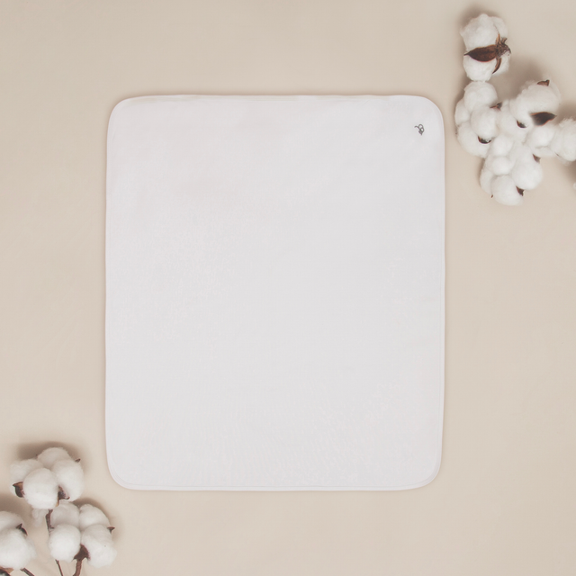 Blanket with snuggle hood - white